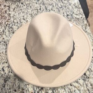 Time and Tru Tan Wide-Brim Hat with Brown Band